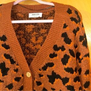 Double Zero Women's Brown Leopard Sweater